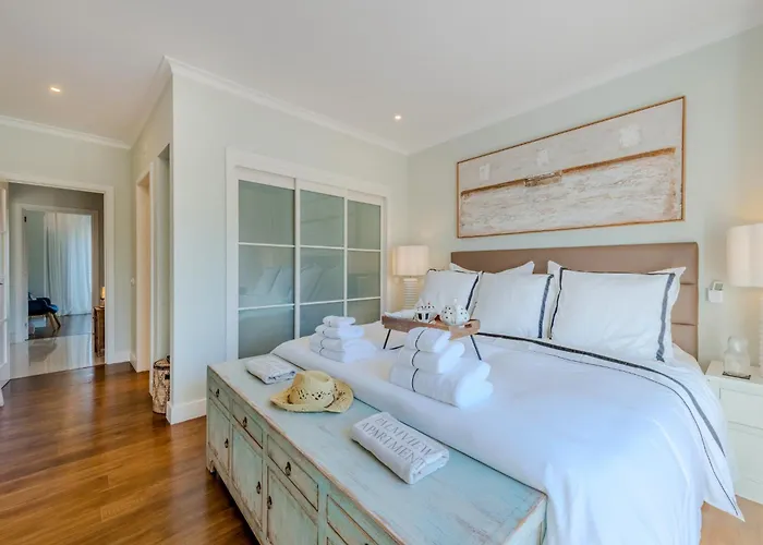 5 Star Luxury Palmview With Large Terrace And Communal Pool Апартаменты