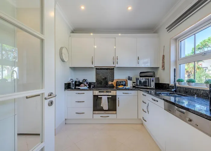 5 Star Luxury Palmview With Large Terrace And Communal Pool Апартаменты
