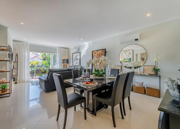 5 Star Luxury Palmview With Large Terrace And Communal Pool