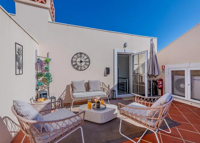5 Star Luxury Palmview With Large Terrace And Communal Pool Апартаменты