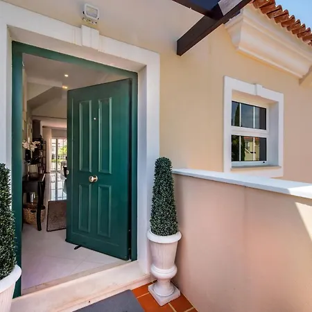 アパート 5 Star Luxury Palmview With Large Terrace And Communal Pool