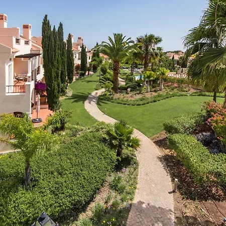 5 Star Luxury Palmview With Large Terrace And Communal Pool * Quarteira