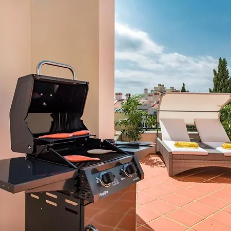 5 Star Luxury Palmview With Large Terrace And Communal Pool * Quarteira
