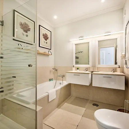 5 Star Luxury Palmview With Large Terrace And Communal Pool
