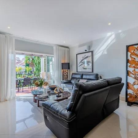 5 Star Luxury Palmview With Large Terrace And Communal Pool * Quarteira