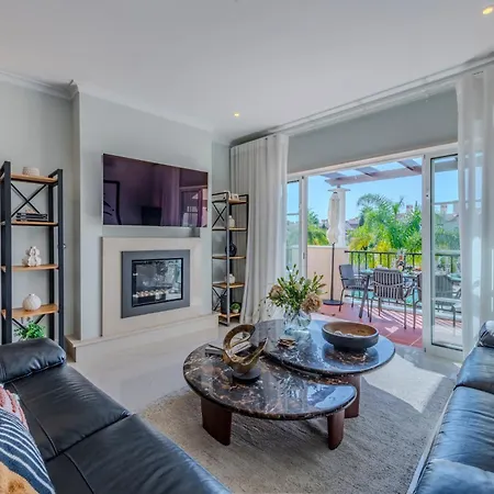 5 Star Luxury Palmview With Large Terrace And Communal Pool Quarteira