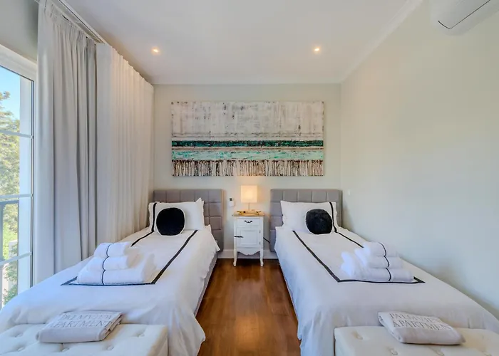 5 Star Luxury Palmview With Large Terrace And Communal Pool 아파트 *