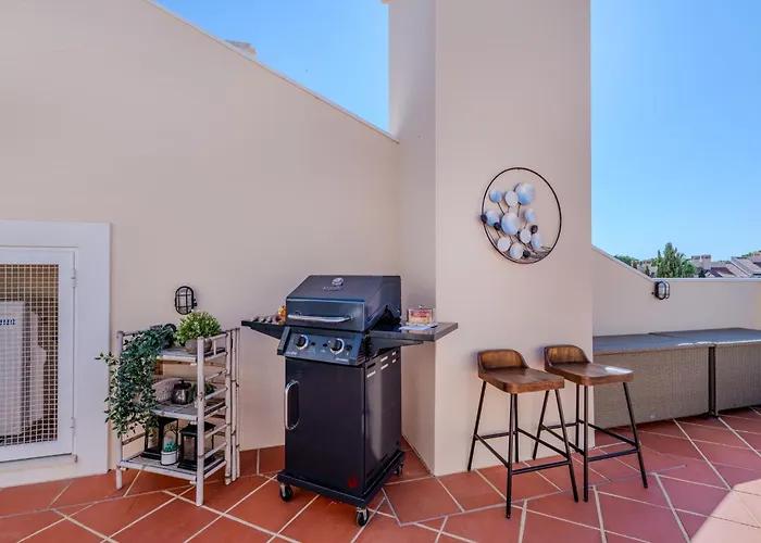 5 Star Luxury Palmview With Large Terrace And Communal Pool