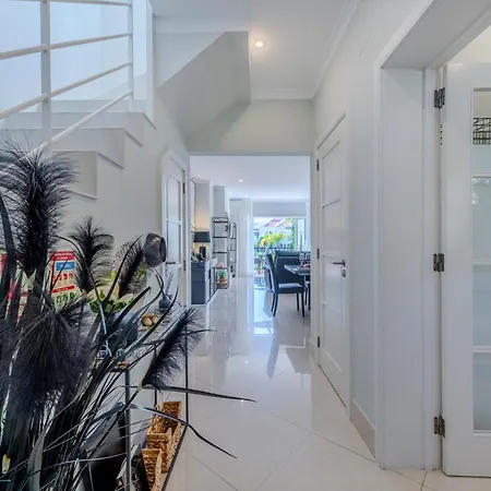 5 Star Luxury Palmview With Large Terrace And Communal Pool *