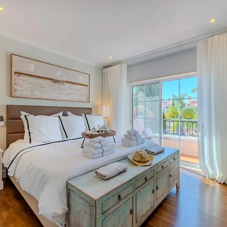5 Star Luxury Palmview With Large Terrace And Communal Pool 아파트